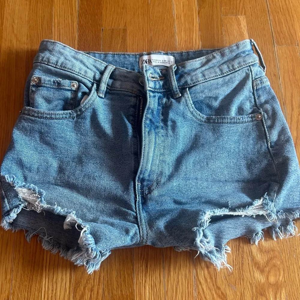 Zara Jean Shorts - Picture 1 of 6